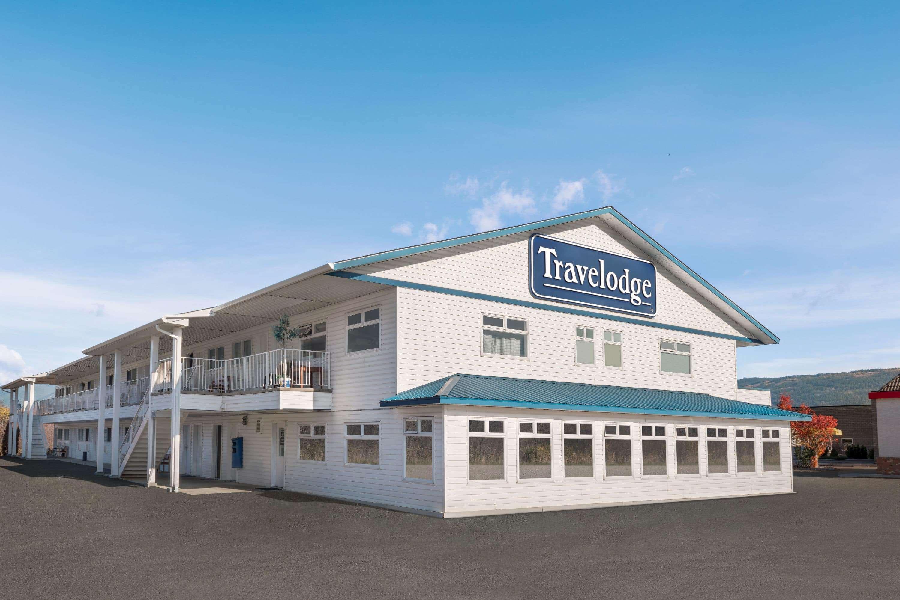 Travelodge By Wyndham Salmon Arm Bc Екстер'єр фото